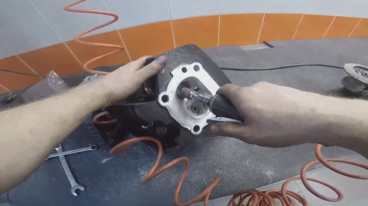 Harley-Davidson Twin Cam head porting